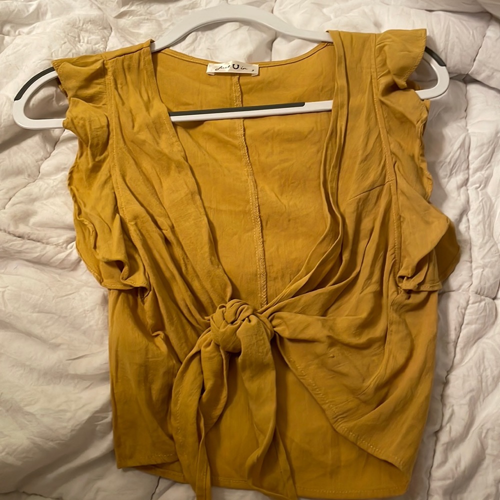 Tie top